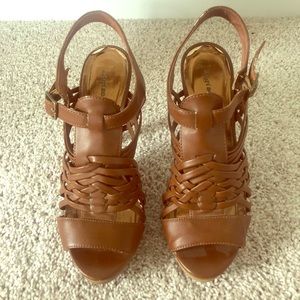 7.5 women’s cognac sandals